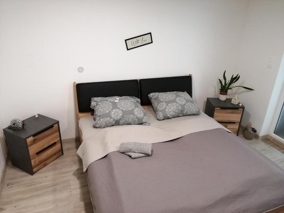 Ujkapu Sunshine Apartments Дьёр Экстерьер фото