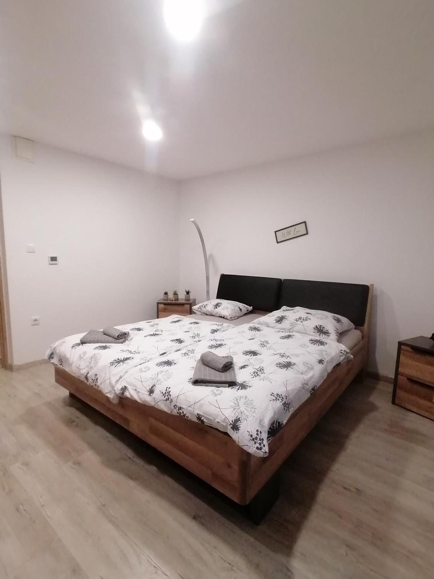 Ujkapu Sunshine Apartments Дьёр Номер фото